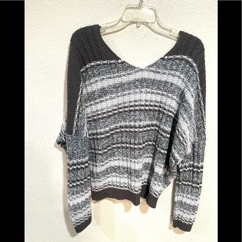RUE 21 blue and gray striped knit cropped oversized sweater size medium